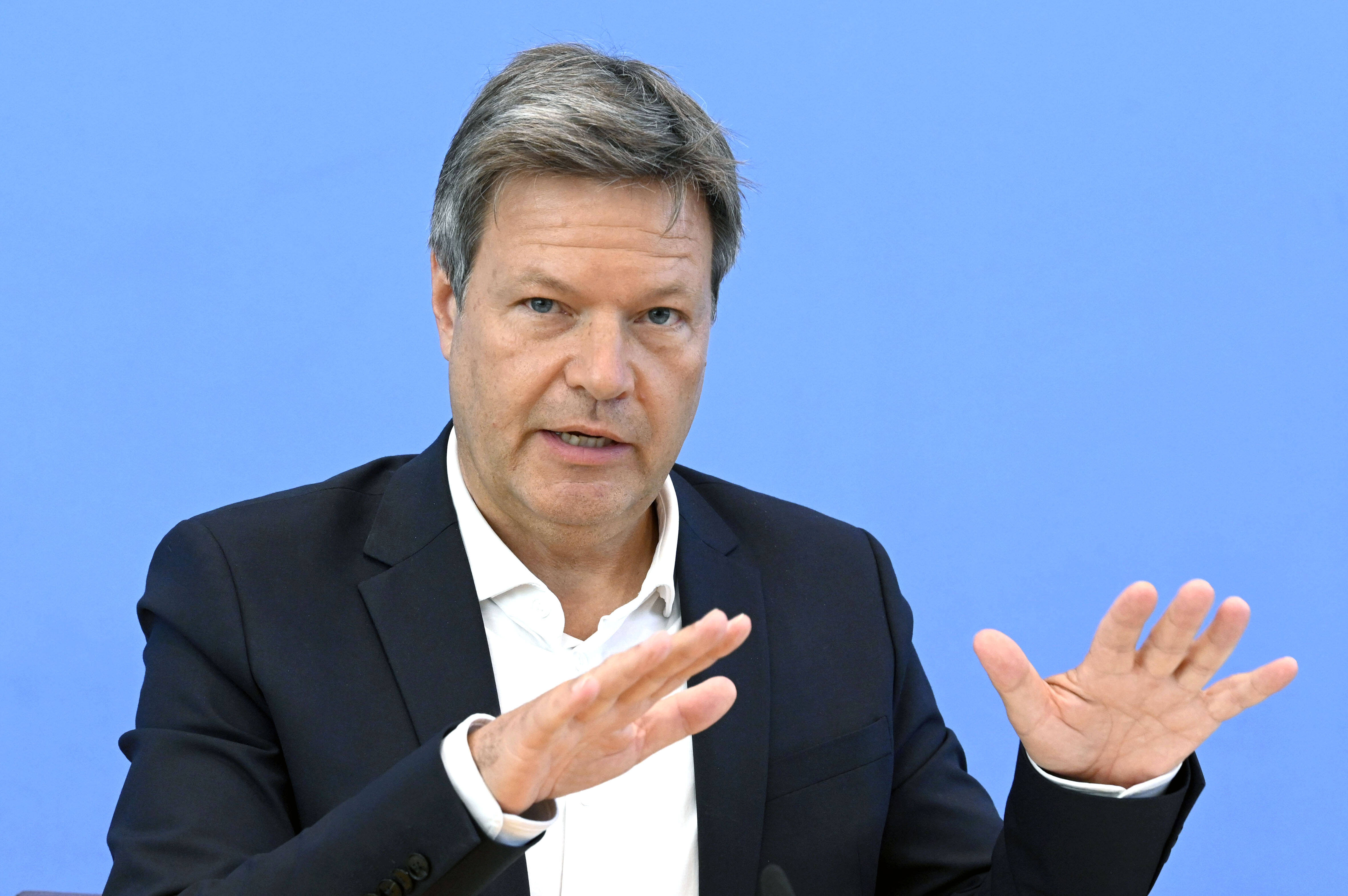 Wird der Strom in Deutschland bald rationiert? Experte schlägt nach Habecks Gesetzesvorschlag Alarm!