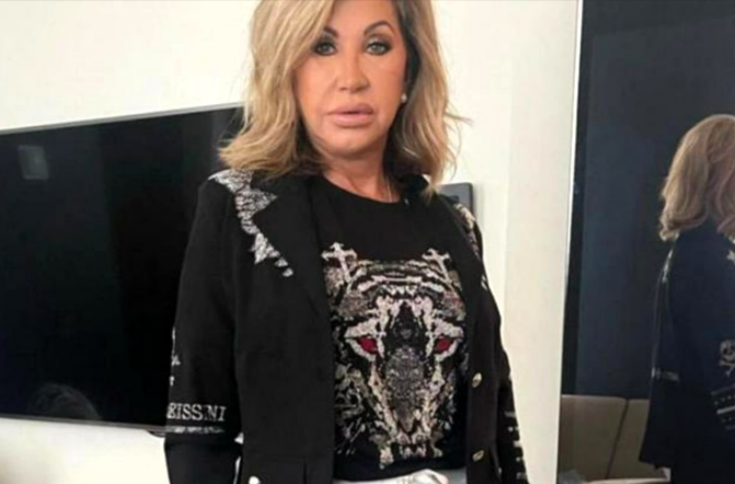 Carmen Geiss - verpfuschte Schönheits-OP? Fans besorgt - kann sie Ihr Gesicht nicht mehr bewegen?