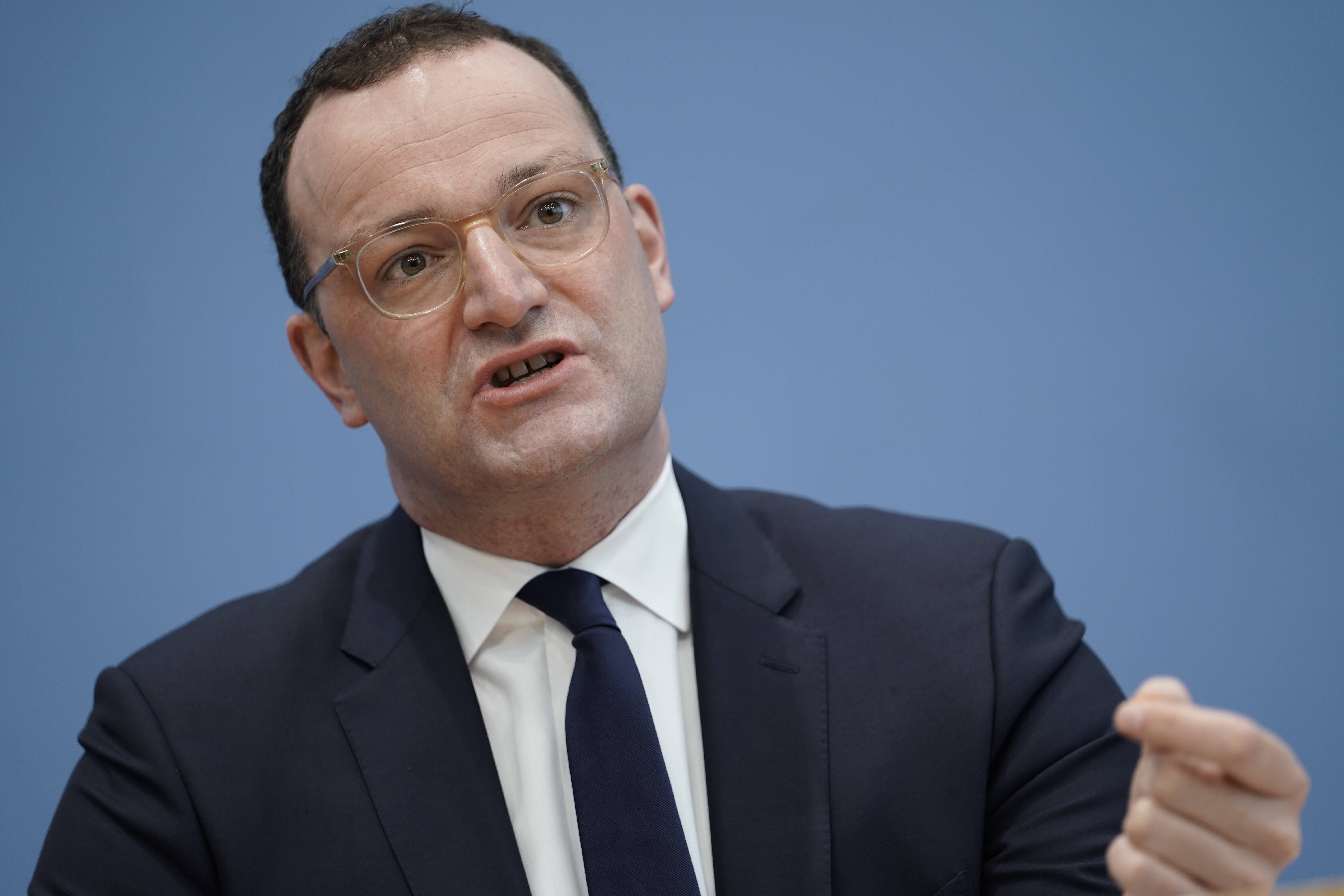 Jens Spahn fordert Einwanderungsstopp! Er verlangt eine mehrjährige Migrationspause 