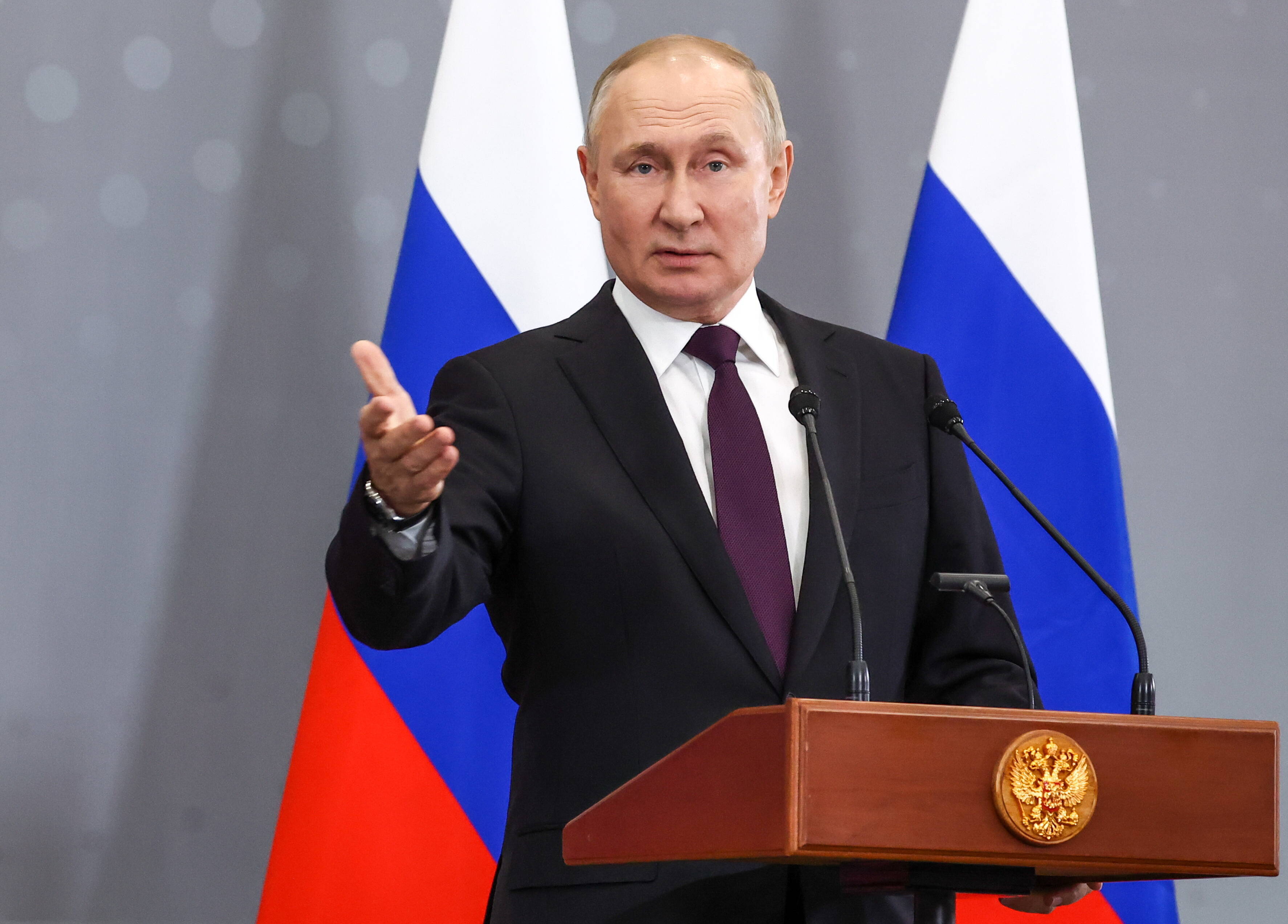 Live im TV - Putin macht Witz über Deutschland - aber keiner lacht! Putins Propaganda ist entarnt!