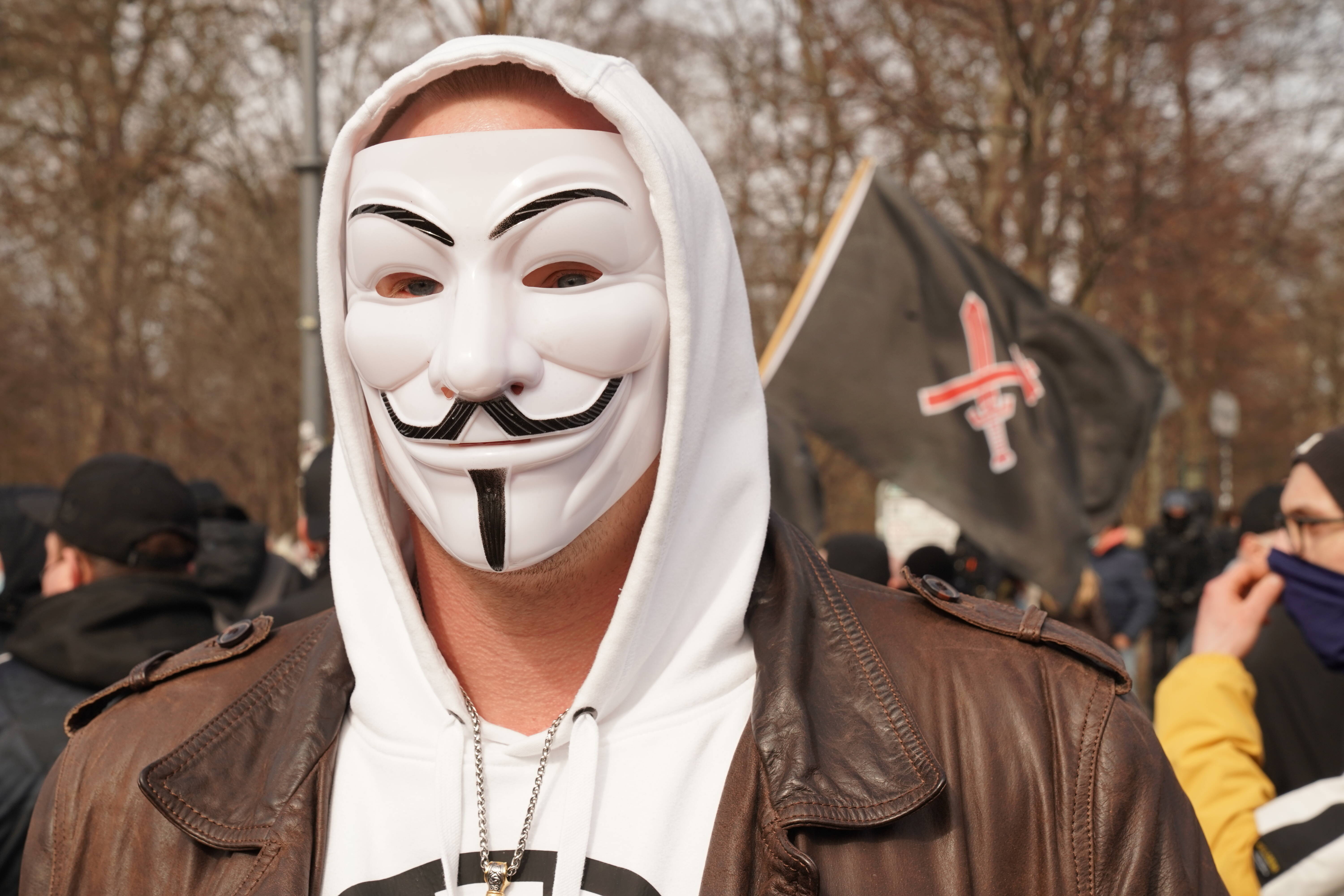 Reichsbürger schießt auf SEK-Mann! Razzia gerät außer Kontrolle!