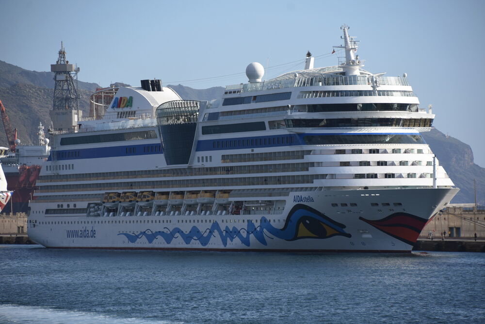  AIDA-Kreuzfahrtschiff in Seenot! Mehrere Schiffe eilen zu Hilfe - Schwere See und Sturm!