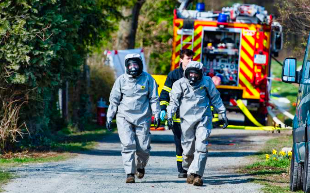 Polizei findet 3 Leichen in einem abgelegenen Wohnhaus - Frau aus Deutschland unter den Todesopfern!