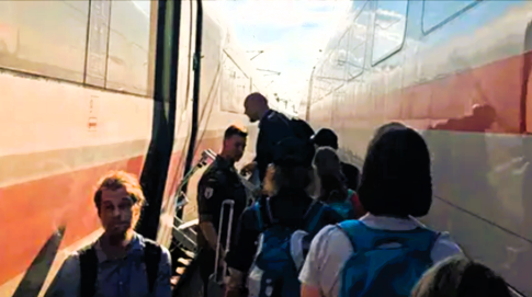 EILMELDUNG - 160 Passagiere stundenlang in ICE eingeschlossen! Der Grund ist unglaublich