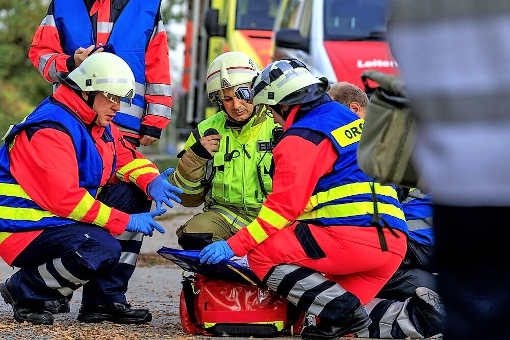 Tödlicher Unfall auf der Bundesstraße! Mann und Frau sterben auf dem Heimweg!
