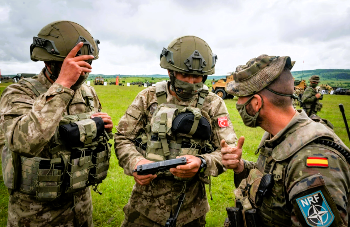 NATO schickt 90.000 Mann an die Grenze! Kreml kündigt massive Reaktion an