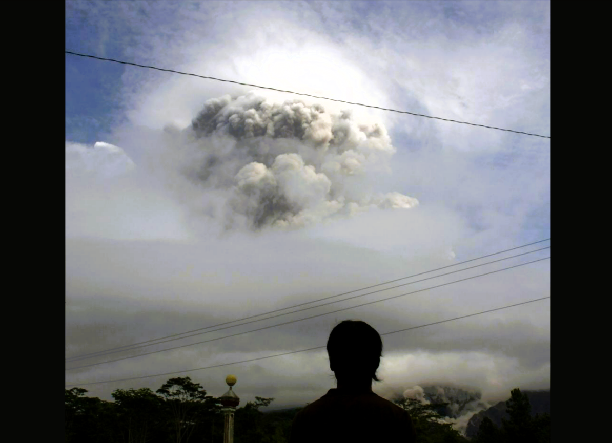 Neue Tsunami-Warnung! Vulkanseite droht ins Meer abzurutschen - Behörden warnen bereits!