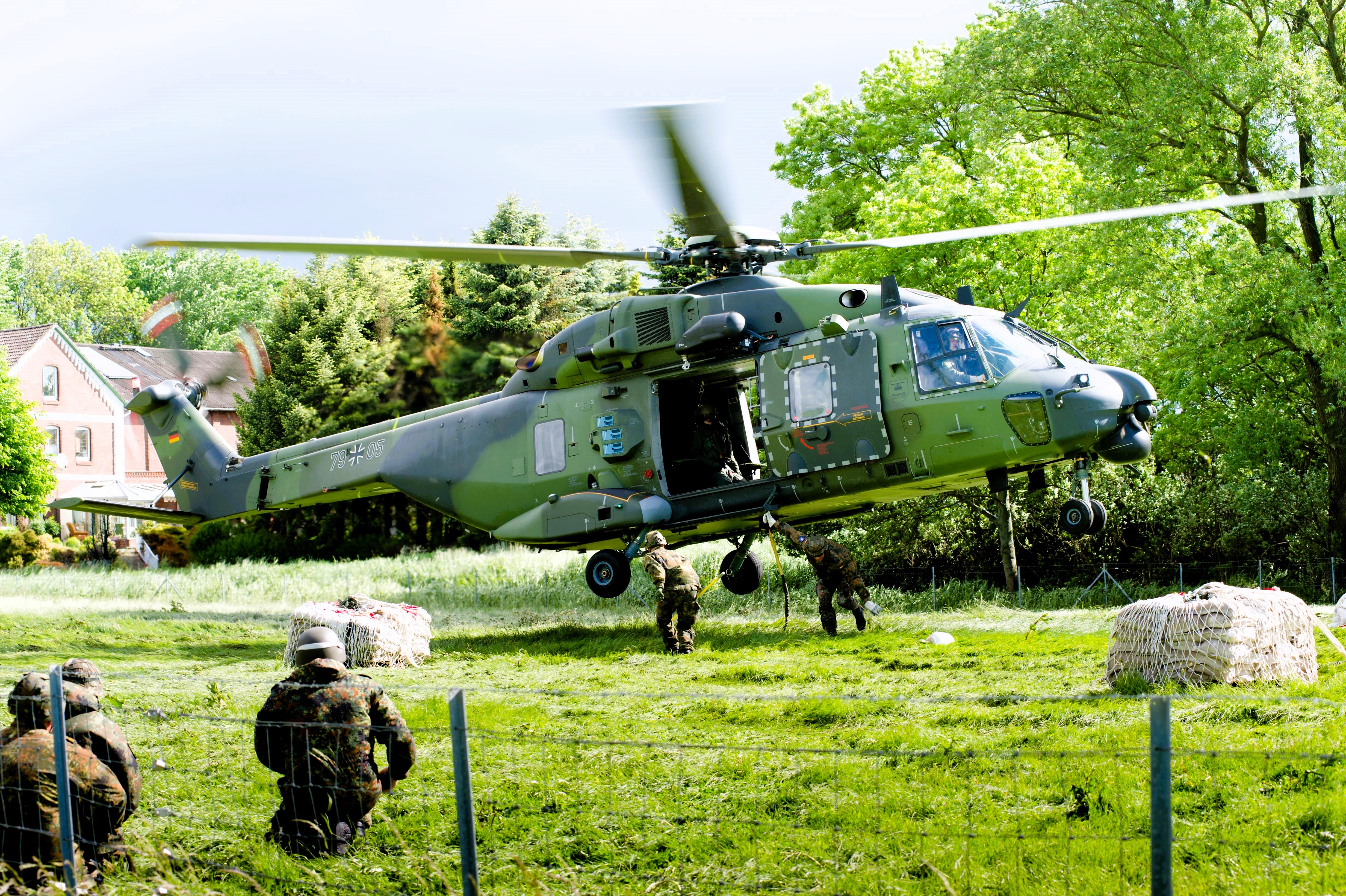Hubschrauberabsturz der Bundeswehr abgestürzt: Suche nach Besatzung läuft auf Hochtouren